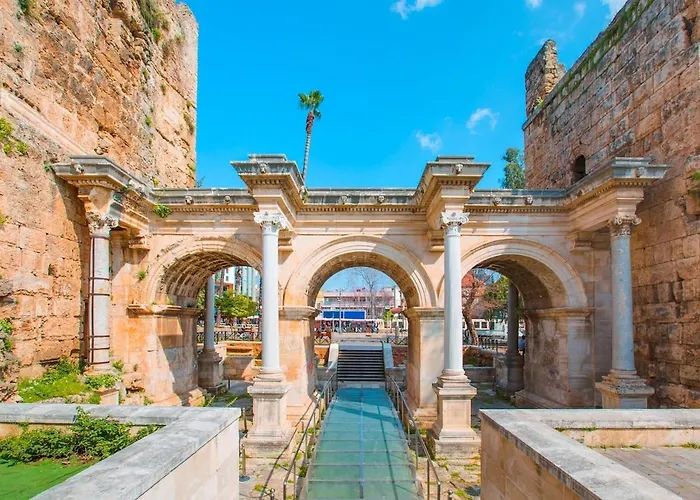 In The Center, Old Town, Inside The Castle, Shopping